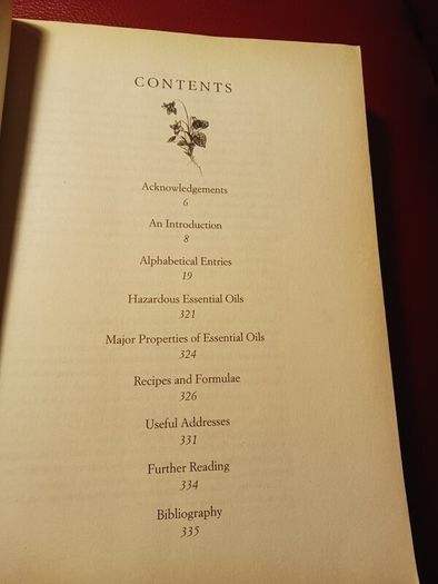 Aromatherapy an A- Z / Patricia Davis / 1998