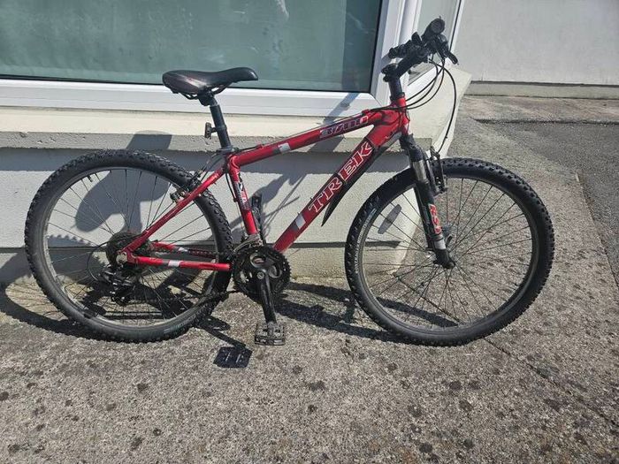 Trek 2700 hard tail mountain bike