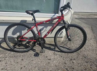Trek 2700 hard tail mountain bike