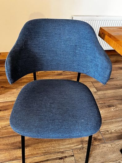 Table and Chairs x 6