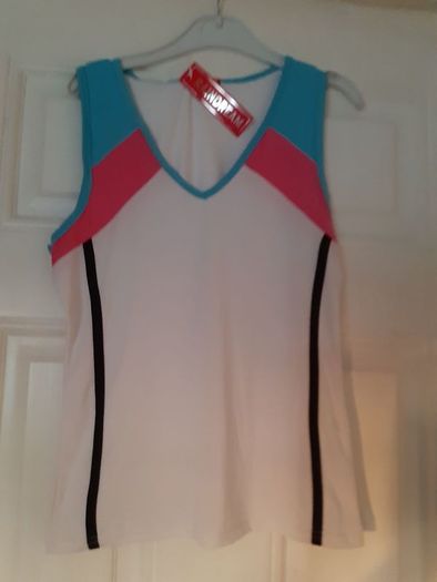 ladies sports top