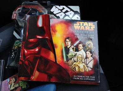 star wars collectable  pin set 2005