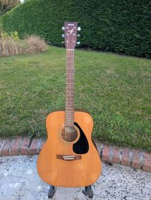 Yamaha F310 Acoustic Guitar
