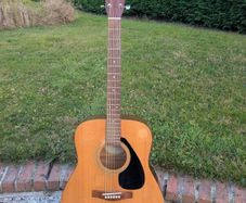 Yamaha F310 Acoustic Guitar