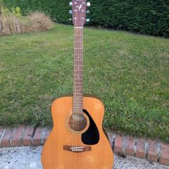 Yamaha F310 Acoustic Guitar