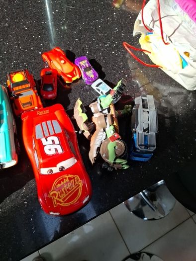 toys