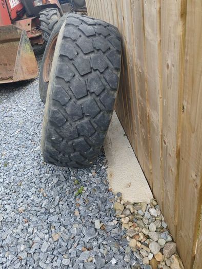 dumper trailer wheels