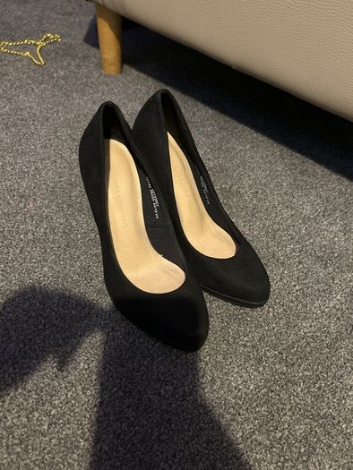 m and s heels
