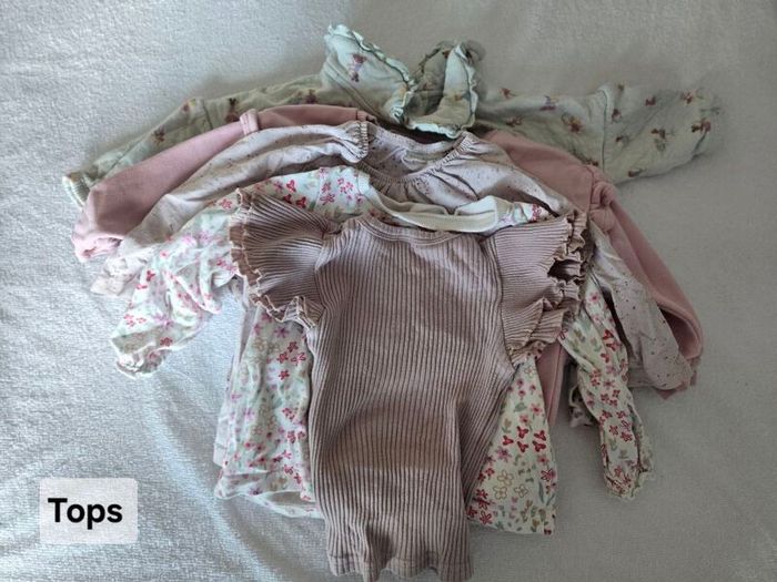 Baby girls clothes 6-9 months