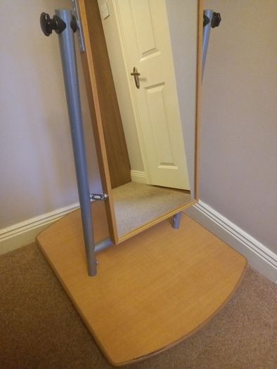 standing mirror