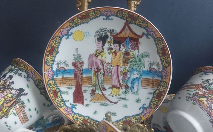 Vintage Set of Five Oriental Style Cups and Saucers Featuring Girls in Traditional Chinese Costume, A Modern Take on the Antique Chinese and Japanese Wares