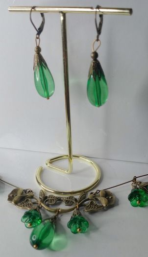 Art Deco Style Green Flora Bead Statement Necklace & Earrings
