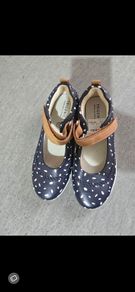 Girls shoes