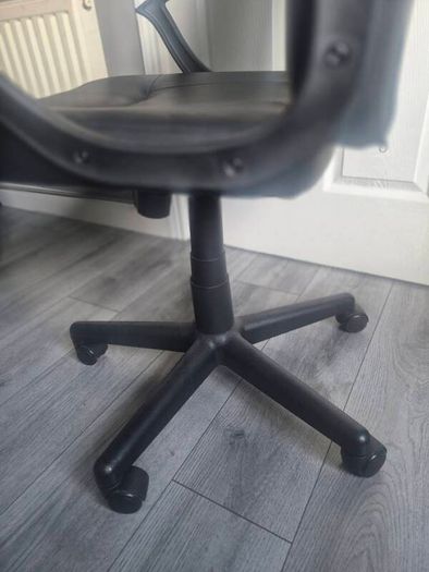 desk chair