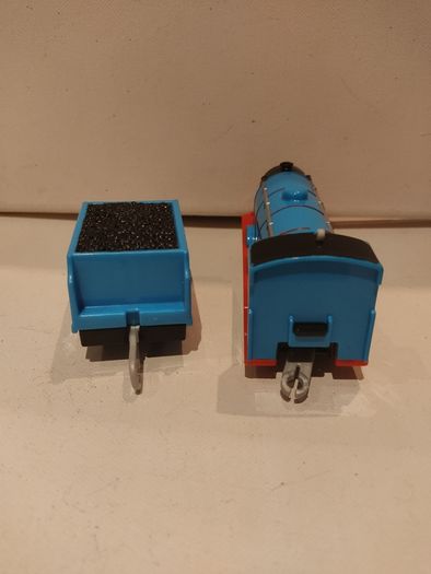 Trackmaster Thomas and Friends Gordon Motorised Train Mattel 2013