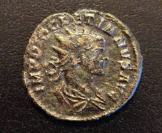 Rare 22.5mm Broad Flan Roman Coin - Tetricus I (AD 271-274) - VF Condition