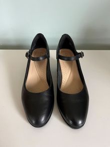 Clarks Mary Jane Heels