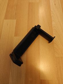 Headphone hanger under desk