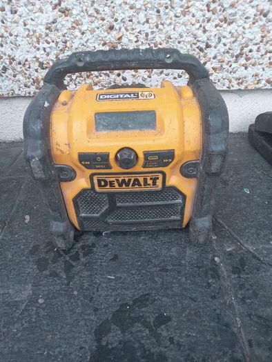 dewalt radio
