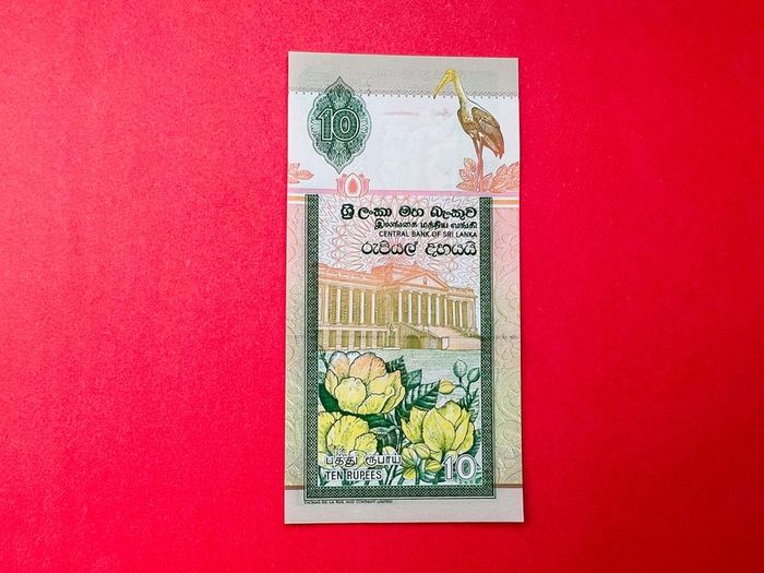 Sri Lanka   10  Rupees.  2005  Pick  108e ( Uncirculated )