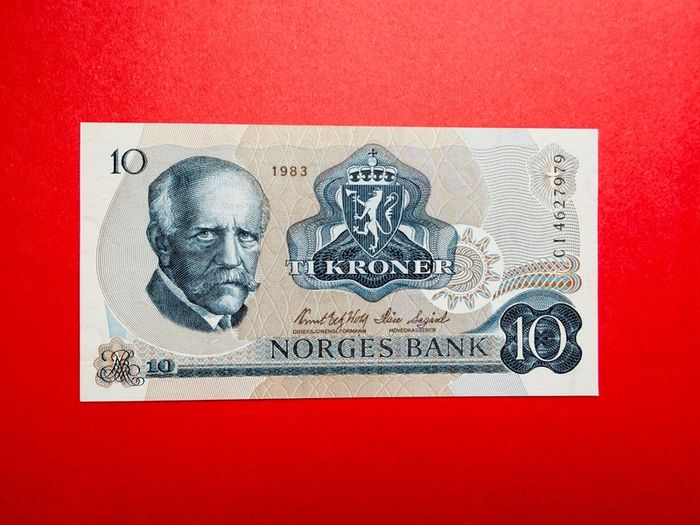 NORWAY  10 Kroner  1983 . Pick  36 ( Uncirculated )
