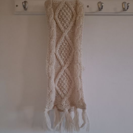 The Woollen Store Ireland - 100% Wool Cream Cable Knit Scarf
