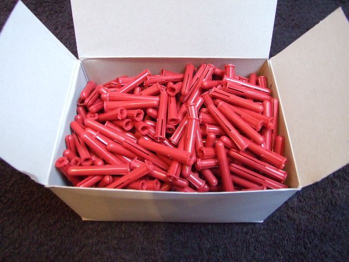 Wall plugs x 500