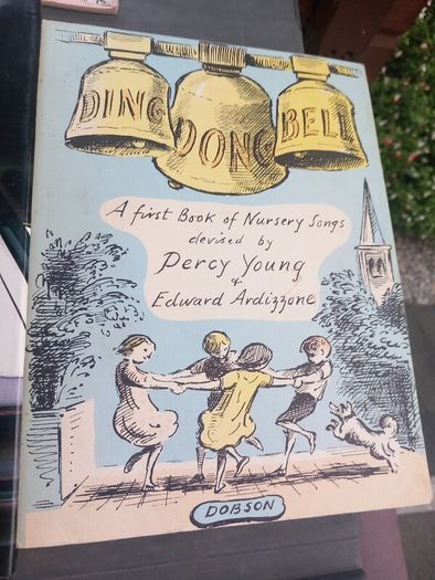 12 music books, lovely condition, post 8e, D18