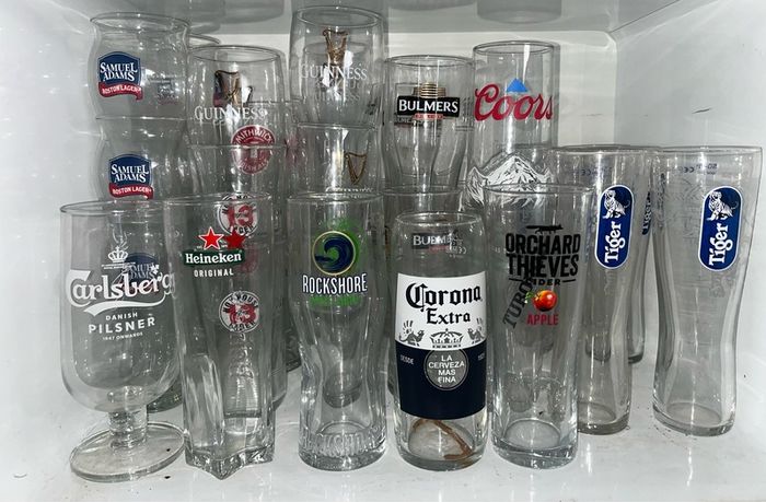Samuel Adams Boston Lager Beer Pint Glass bulmers Tiger beer Official Pint Glass guinness hop house 13 Heineken Carlsberg coors smithwicks orchard thieves Rockshore cider Galway hooker tuborg corona