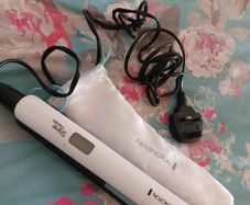 Remington Shine Therapy Hair Straightener MOVING SALE