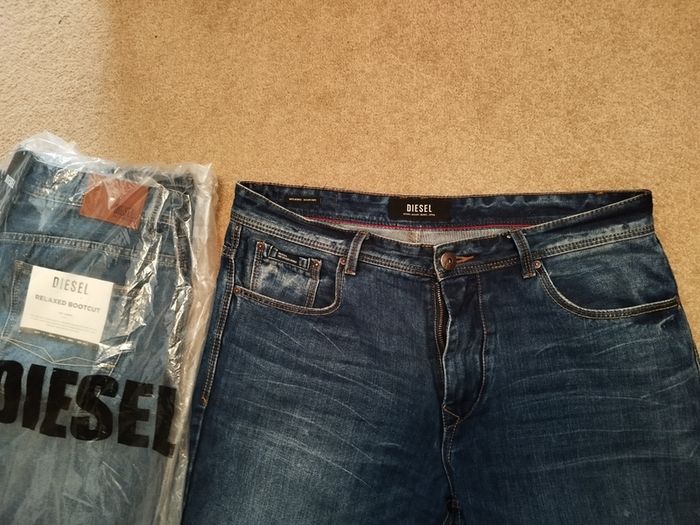 1 x Relaxed Bootcut Diesel Jeans 34/34