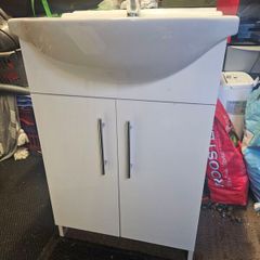 bathroom vanity unit