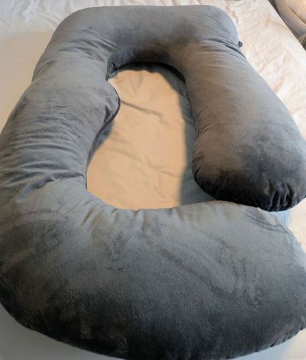 Maternity/pregnancy pillow