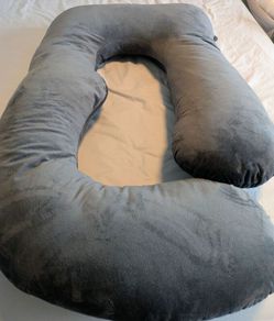 Maternity/pregnancy pillow