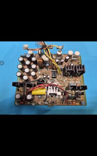 Mega Rare Legendary Beast LUXMAN M05 DUAL MONO CLASS-A 400W @8 OHMS Bridged over 40KG Champagne edition Recapped and Professionally serviced and Cleaned with new components Bargain