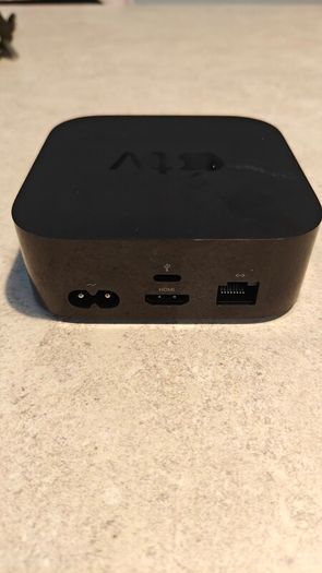 Apple TV HD 32GB (A1625) + Siri Remote (A2540)