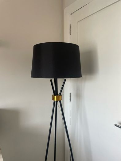 Tripod floor lamp with shade