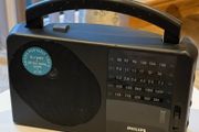 Vintage Philips 5-Band Portable Radio