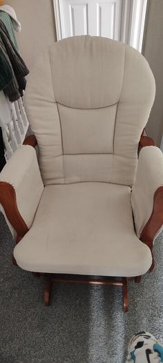 rocking chair /nursing chair