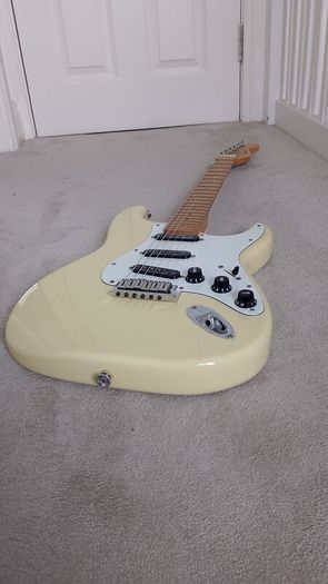 Fender lite ash stratocaster