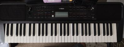 Yamaha PSR-E383 Keyboard + Stand