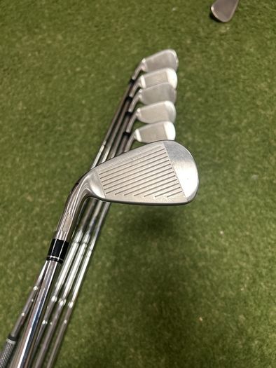 Taylormade Sim 2 Max irons