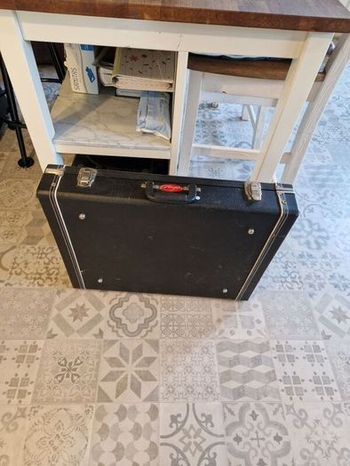 On stage six guitar  stand