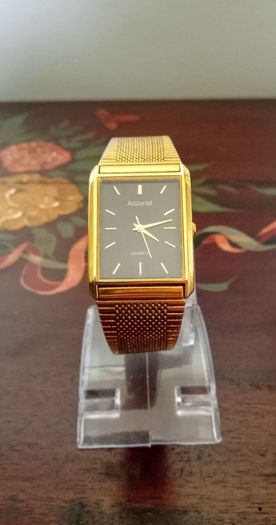 Vintage Accurist Quartz Watch.