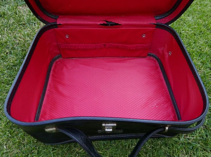 Vintage 1900S Black Textured faux-leather Revelation Train Vanity Case