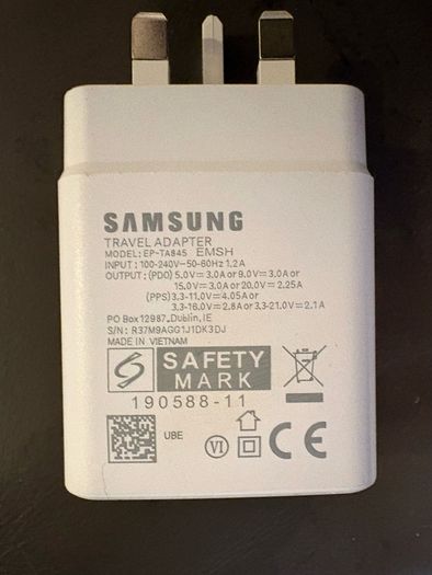 Brand new Samsung fast charger 45W plug and C type cable