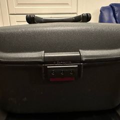 vintage gray hard-shell Samsonite beauty case
