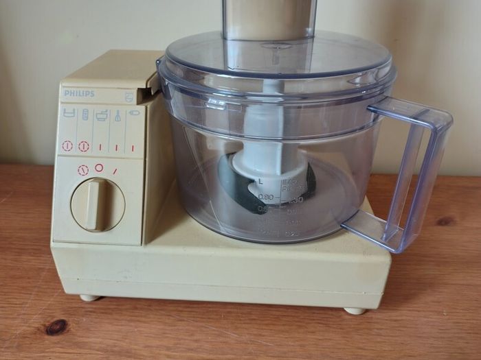 Vintage Philips Food Processor (HR 2374)