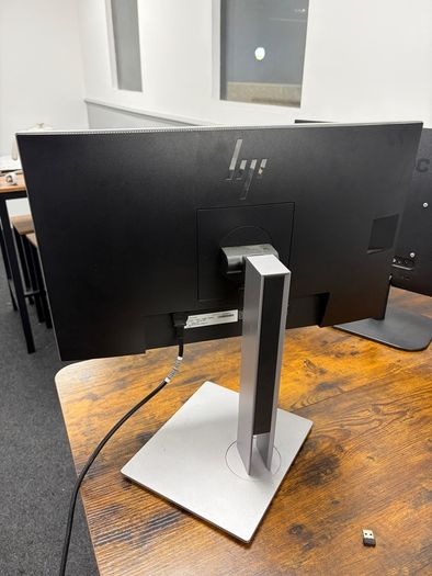 HP Monitor with Stand