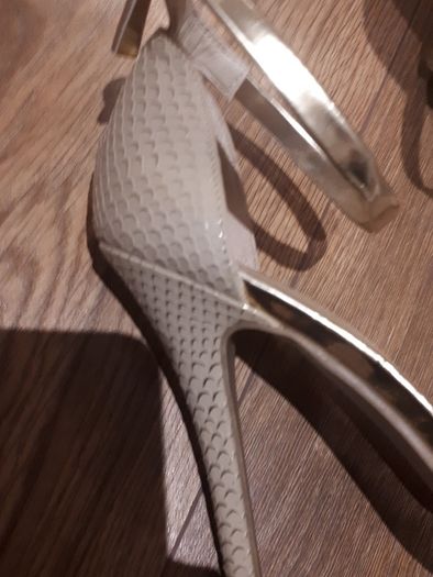 shoes cream & gold
